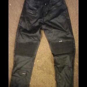 NWOT Faux Black Leather Ladies Size 8 Pants